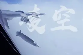 最新画面曝光！轰6K发射鹰击21高超弹，打军舰像“切黄油般丝滑”图片