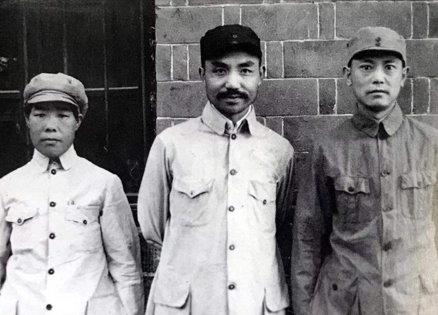 他无职务无军衔，评级时却惊动毛主席，最后特批的待遇比大将还高