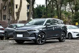 开惯了自己的CR-V，再陪朋友试驾比亚迪唐荣耀版，我承认自己酸了图片