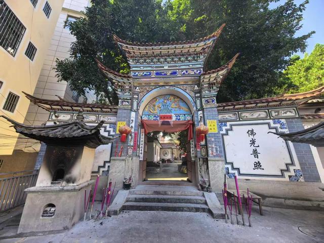 走进满江街道登龙村