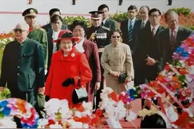 英国女王首次访华图片