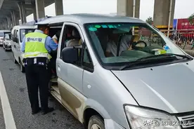 5座车坐6人不再扣分？交警提醒：要熟知超载新规，避免在上路时违规图片