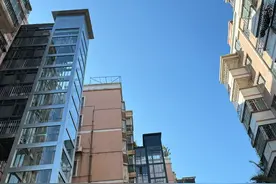 加装电梯就是个坑，落得一地鸡毛！ 住户：我是不是花钱找罪受呢？图片