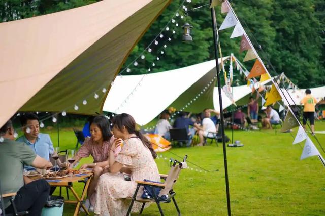 成都出发最快0.5h，山林湖岛间露营烧烤，野趣又好玩！