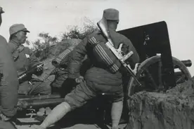 第35军血战包头，歼灭日伪军3000余人，自身损耗多少武器？图片