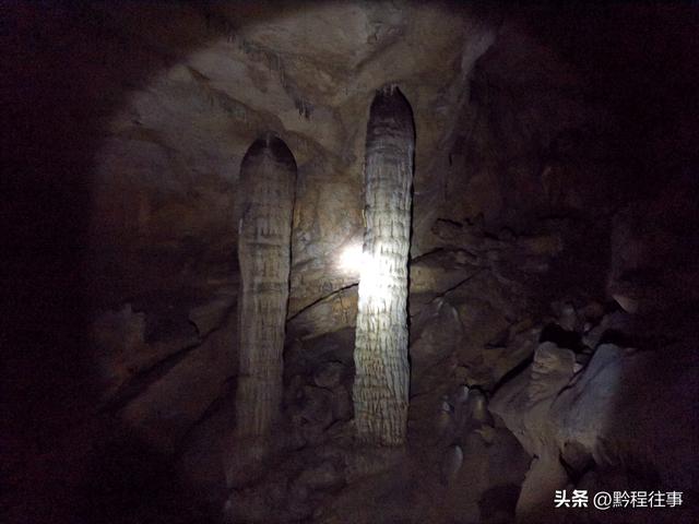 探险贵州深山原始溶洞，遇见一个躲匪洞、一座红军坟