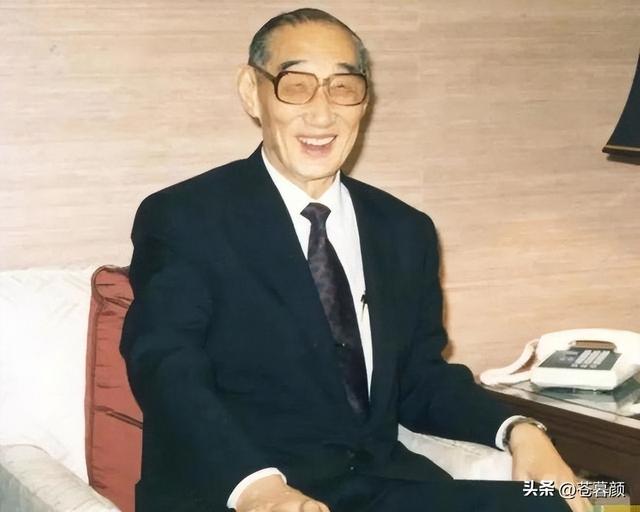 包养情人无数，娶初中同学女儿为妻，玩老婆闺蜜，视色如命的富豪