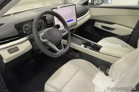 新车丨搭载双拼配色/大尺寸中控屏，全新大众速腾内饰曝光图片