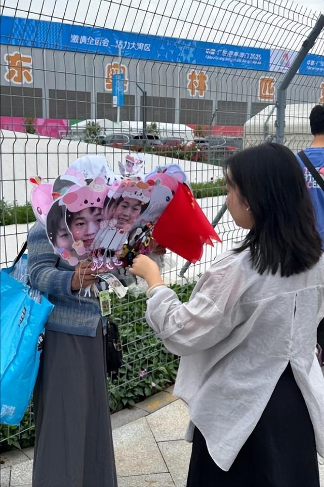 直到看到王伟莹“无奈透露”，才明白，原来婵宝魅力这么大