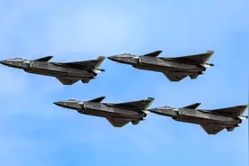 歼20装备第14个空军旅，美媒惊呼：将破1000架，采购量超美军5倍图片