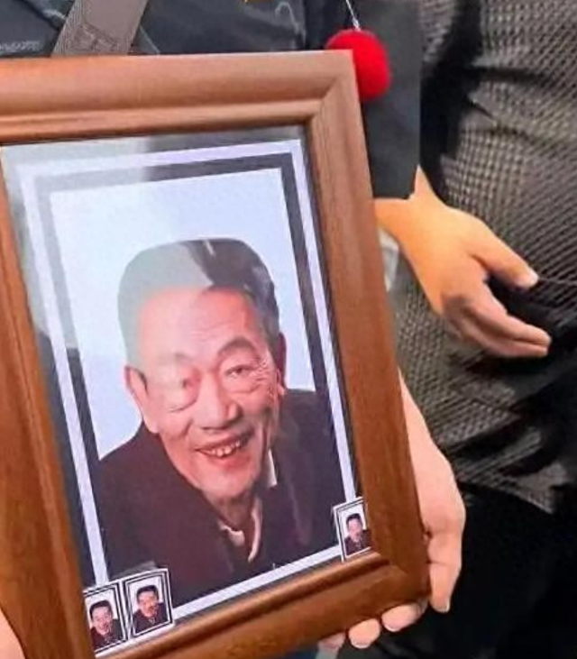杨议曝冯巩没来葬礼真相！打了俩电话没接，送来一纸公函，不简单