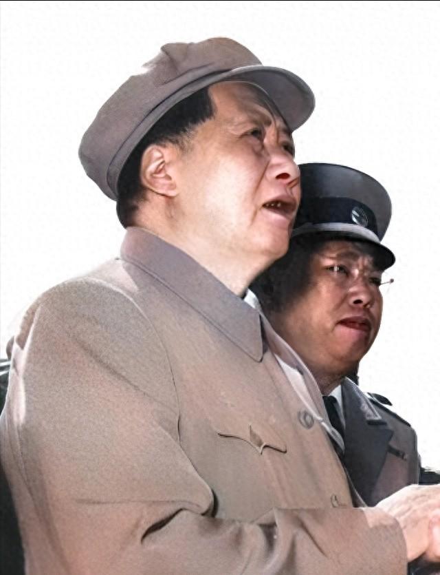 刘少奇从山东回来，对毛主席说：罗荣桓的资历在分局仅排倒数第二