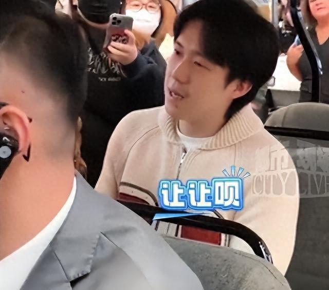 奥特曼英雄归来体力（国乒夺冠后回国）