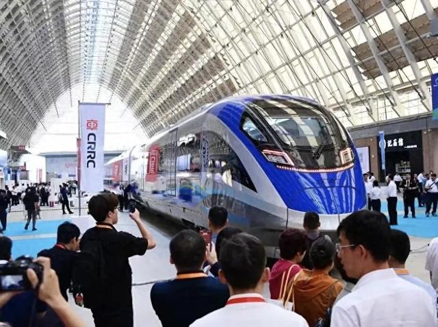 2025中国国际城市轨道交通展览会在青岛西海岸新区举行 交通强国“芯”力量亮相！