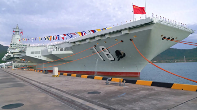 福建舰正式入列，三航母时代开启，中国再次用技术解锁战略难题
