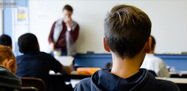 醒醒吧！学AI不如用AI，这才是你该有的“肌肉记忆” ！