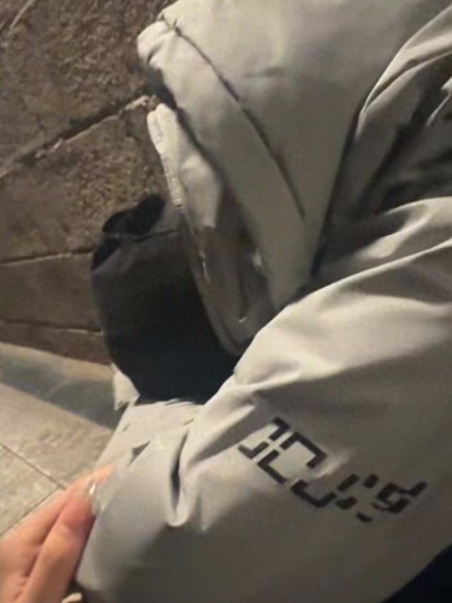 小游戏可爱少女营救攻略（23岁女孩散步遇哭泣少年）