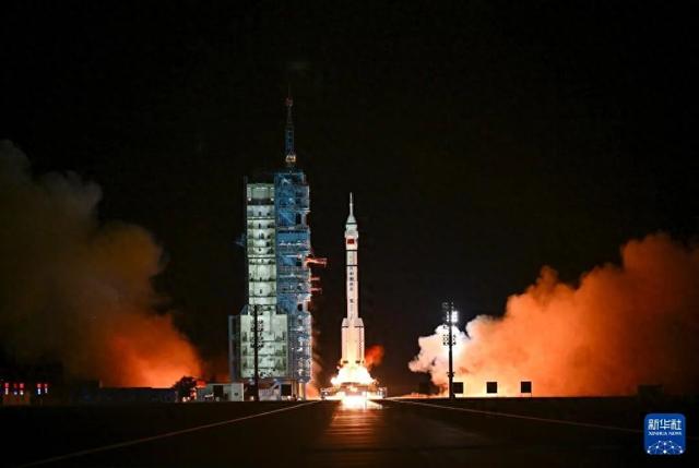 神舟二十一号载人飞船成功发射 空间应用系统上行六项科学实验