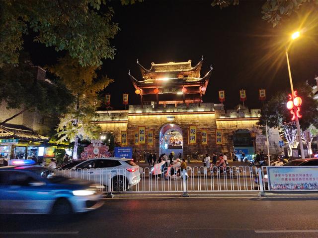 湘西吉首的夜景很美