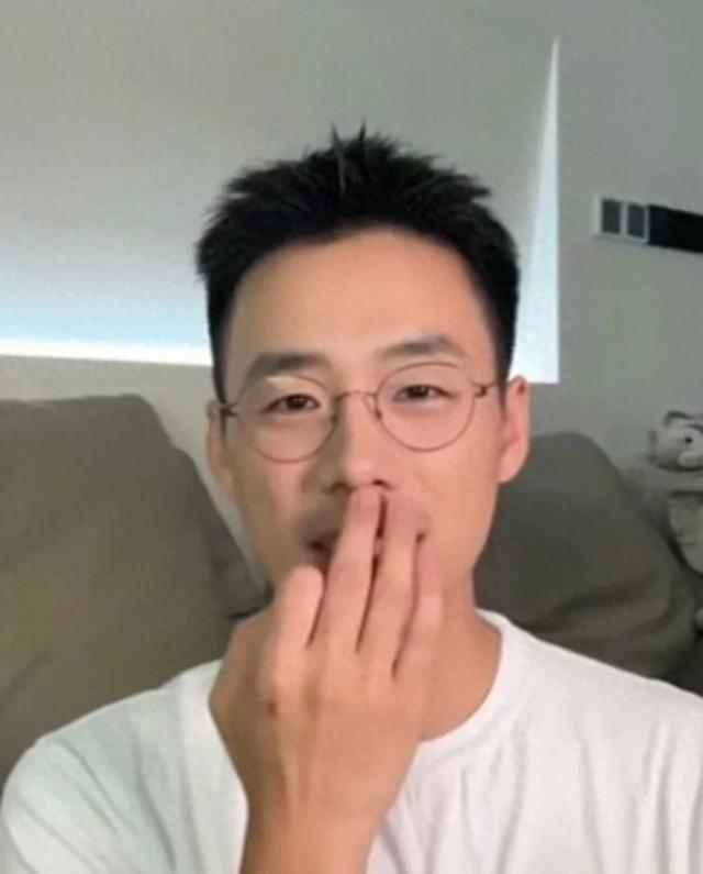 顿顿离职后首开聊播，团队没有其他主播，俞老师愿意提供帮助