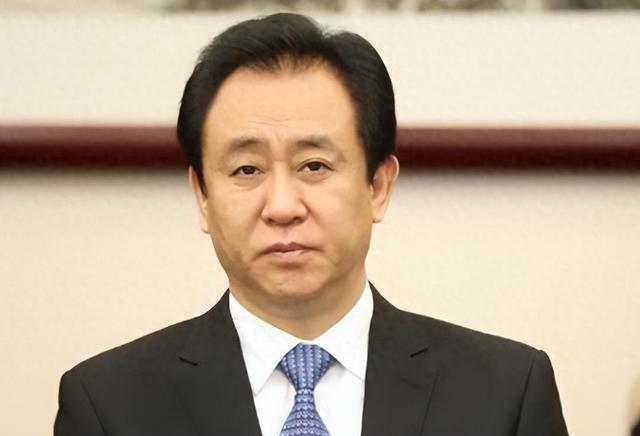 被曝藏身美国4个月，恒大前总裁再迎坏消息，许家印最后希望破灭