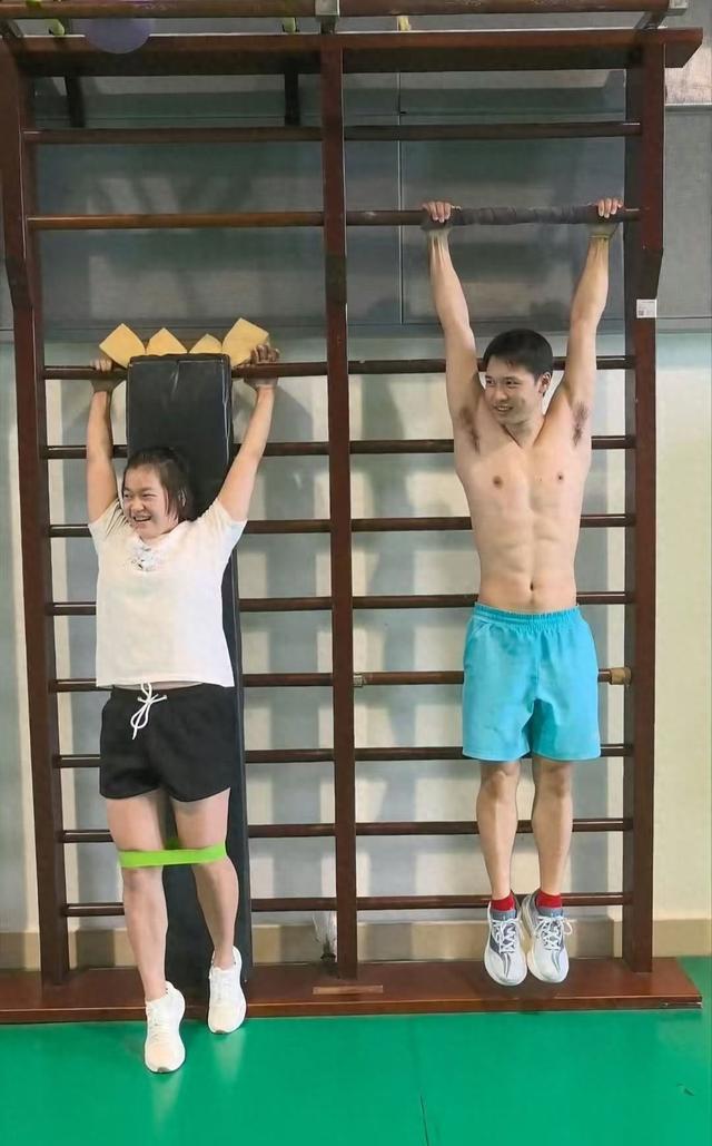 全红婵恢复体能训练，动作吃力身材圆润，网友建议转行举重