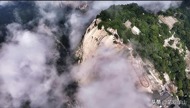 大雨过后，华山幻作人间仙境