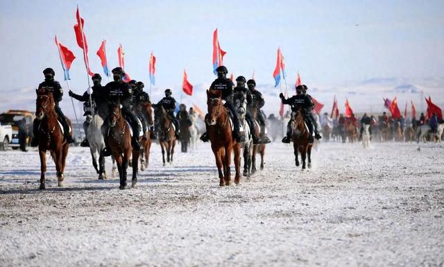冰雪涮肉、篝火派对等人气旺！锡市冬季那达慕暨蒙古马超级联赛开幕！
