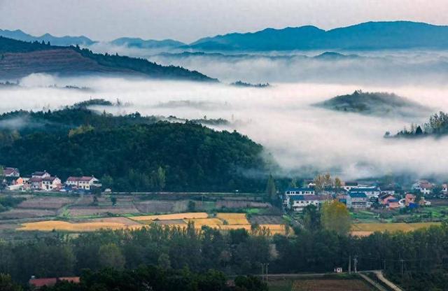 南漳：晨雾缭绕如画