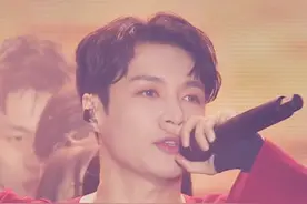 #飞天之夜音乐盛典  张艺兴以《飞天》复活敦煌壁画 #演唱会里看中国