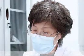 腺样体70%扁桃体3度 一定预防感冒控制食欲 腺样体70%扁桃体3度 一定预防感冒控制食欲#腺样体肥大 #扁桃体肥大 视频封面