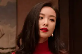 倪妮的时尚衣橱，普通人难以模仿的穿搭！ #倪妮 #流金岁月视频封面