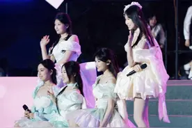 蹲了一个月的汇演正式版来了 #再次重逢的世界 #菲梦少女