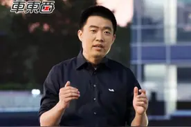 2万预算都要审批？李想回应：我们紧日子过惯了。 近日，李想在央视直播时被问：“2万块钱的预算都要自己审批，这么抠吗?”对此，李想回应称：理想汽车前年就已经超过了一千亿的收入，但最初创办时融资一直很困难，紧日子过惯了。所以我们在这方面有一些要求，把这些预算都卡得很紧。#李想 #理想汽车视频封面