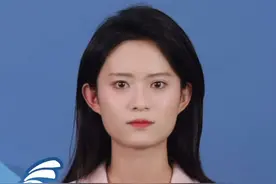 女子买泳衣走光后质疑设计不合理，商家回应泳衣只能用来拍照。 