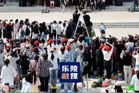 剧集《四十七》在乐陵影视城正式开机，#张康乐 #周洁琼 #任达华 #颜安 #张萌 等超人气阵容亮相！