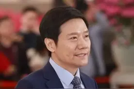 雷军回顾小米15年创业历程：离不开科技创新，过去5年投资1050亿用于研发#2025全国两会视频封面