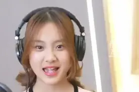 贾乃亮李小璐12岁女儿甜馨签约经纪公司，发布首支个人单曲。视频封面
