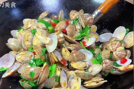 炒花蛤，切记不要直接炒或焯水，70年海边人教我干净无沙又入味