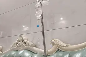 这个孩子于3天前无明显诱因出现腹泻，每天拉10多次图片