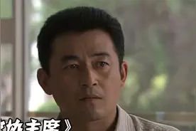 书记食堂吃饭，怎料发现豆腐白的发光，一查竟是化学原料合成！视频封面