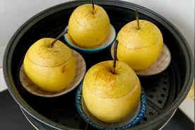 雪梨上锅蒸一蒸，原来作用这么厉害，嗓子不舒服，赶紧收藏试试吧