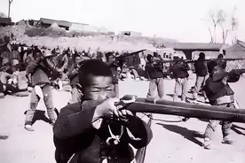 1993年，湖南两村5000人持枪混战，血拼34小时，惊动中央：禁枪图片