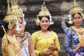 案例：柬埔寨公主与中国穷小子私奔，其父怒给3000万，道：离开她图片