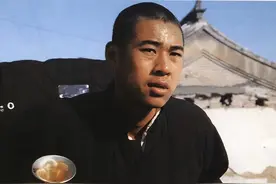 《骆驼祥子》：比贫穷更可怕的，是低层次的聪明!图片