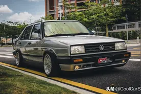 谁说年轻人没有老车情怀？00后将二手老捷达修复到最经典的模样！图片