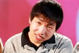 数学天才被当成傻子，没有学校愿意收留，而算术却秒杀大学教授！图片