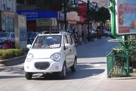 2022年，老年代步车上路需要驾照吗？分3种情况，官方明确回复了图片