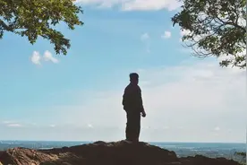 《百年孤独》：一个人内心的强大，是从享受孤独开始的图片