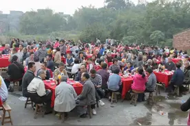 农村酒席“怪象”：喝酒的人越来越少了，为何？看看这5点就知道图片